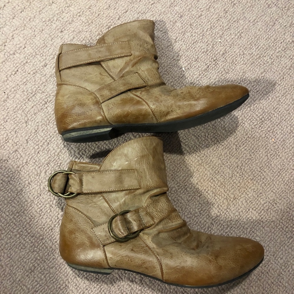 Beige Boots - Picture 2 of 3